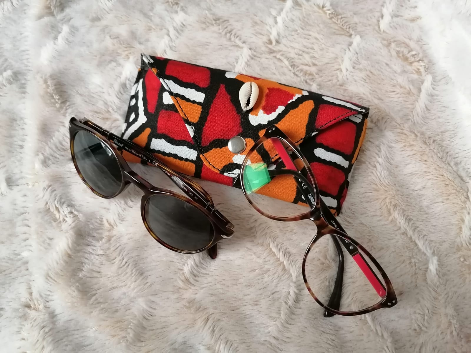ÉTUI À LUNETTE "BOGOLAN"